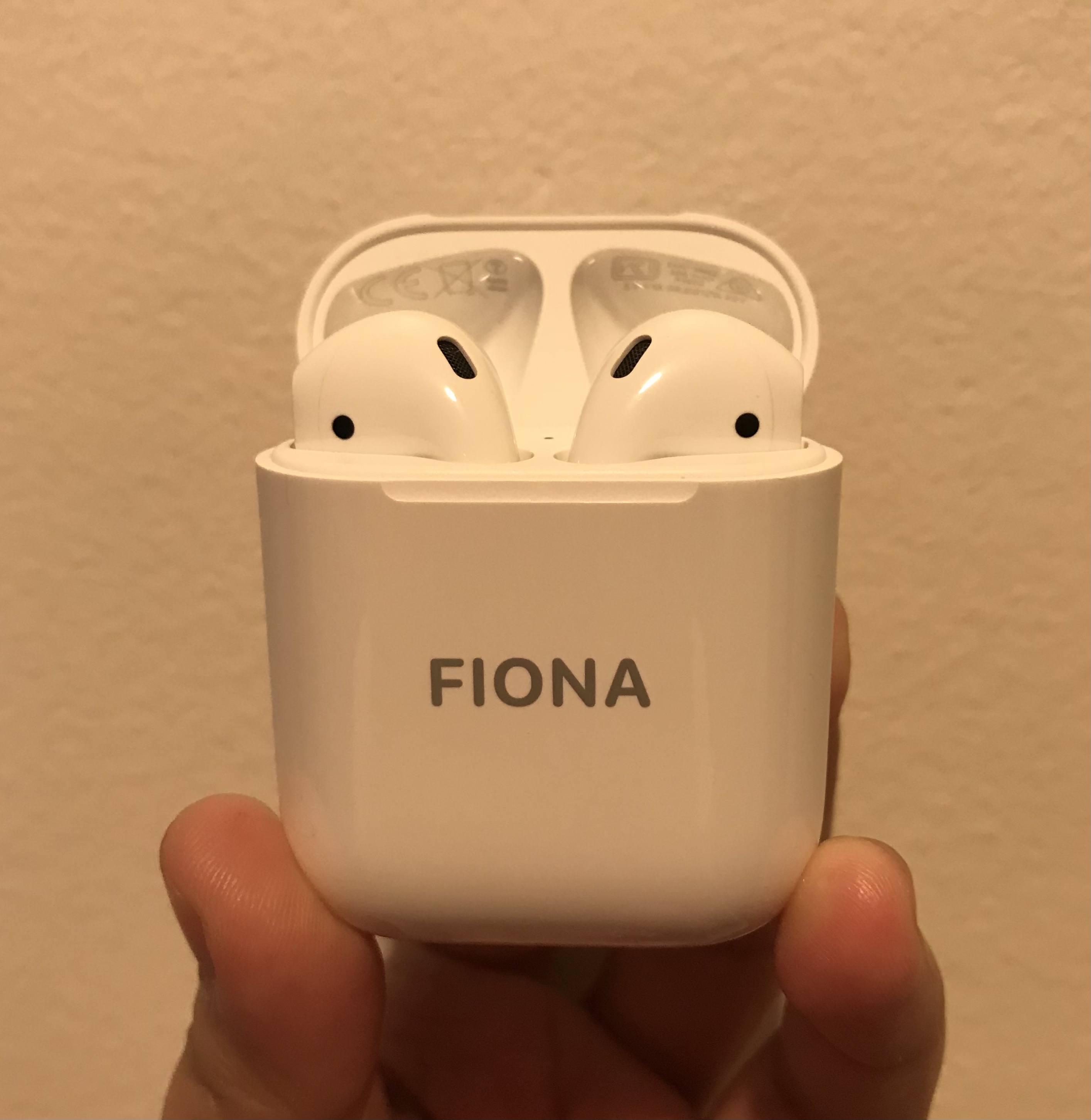 Review of Apple AirPods 2 with the Charging Case